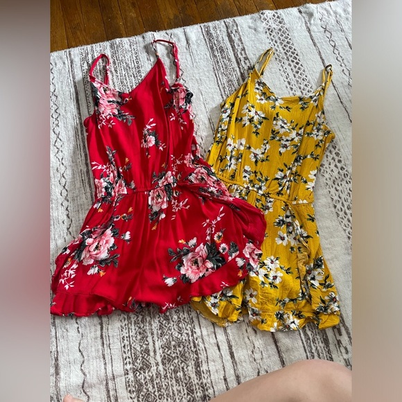 Spring LOT two floral rompers both size small flowy - Picture 2 of 5
